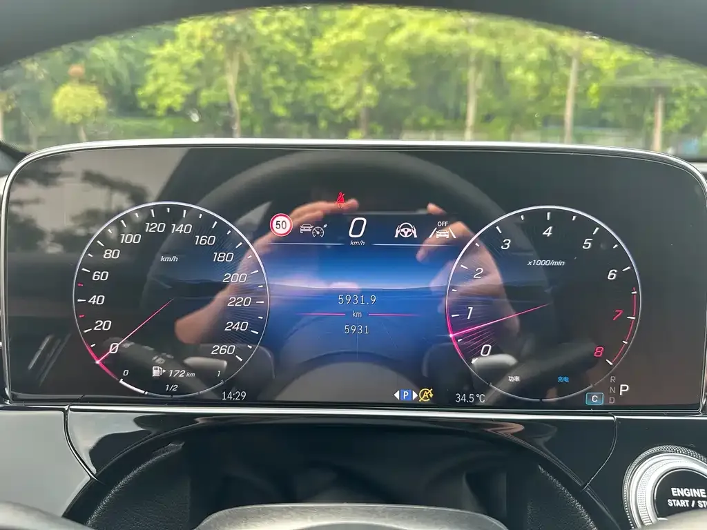 Mercedes-Benz E-Class — фото 7