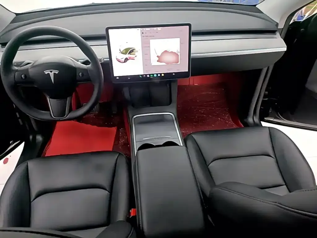 Tesla Model Y — фото 6