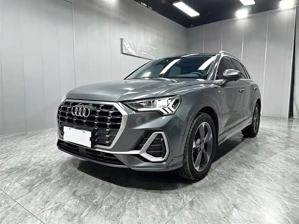 Audi Q3 — фото 1