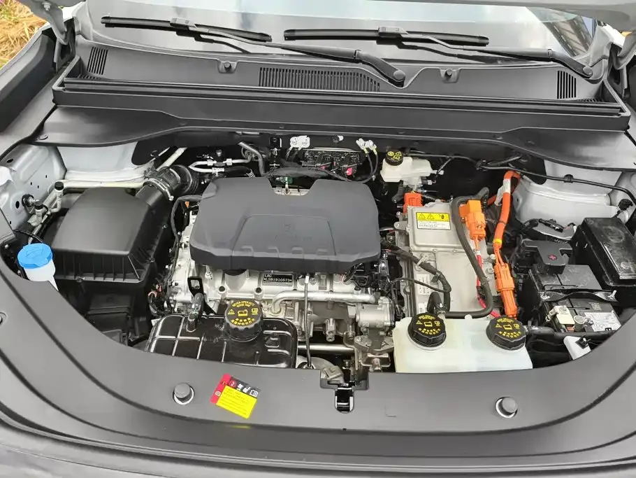Wuling Xingguang 560 New Energy — фото 10