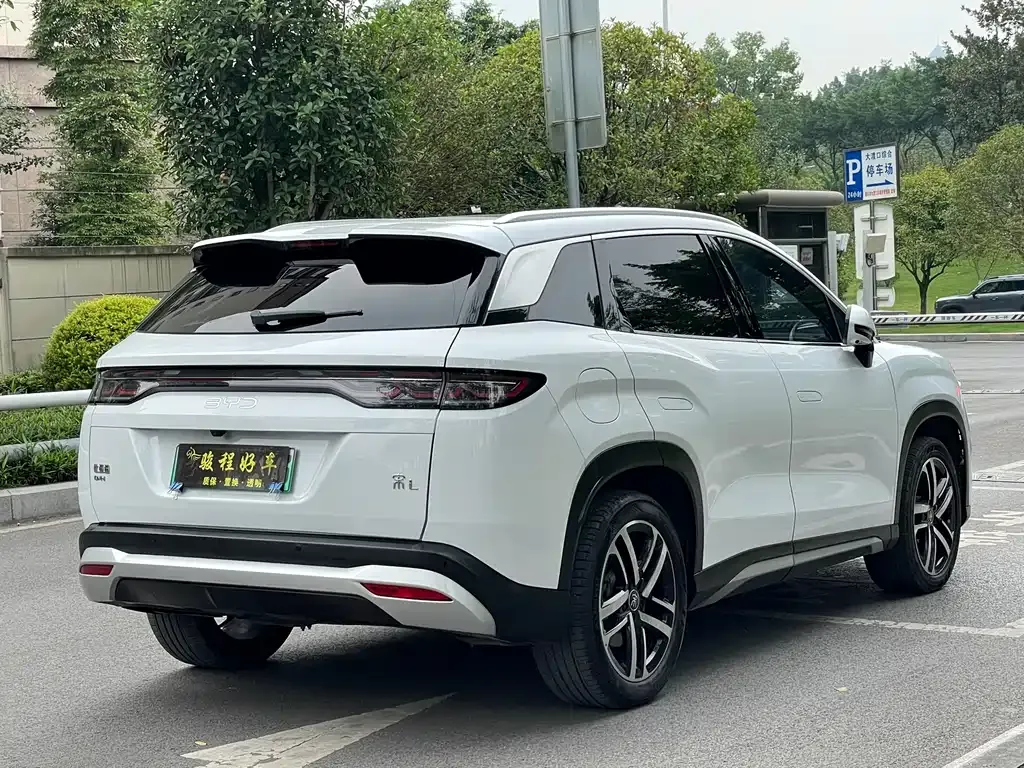 BYD L DM-i — фото 10