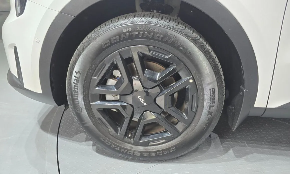 Kia Sorento — фото 6