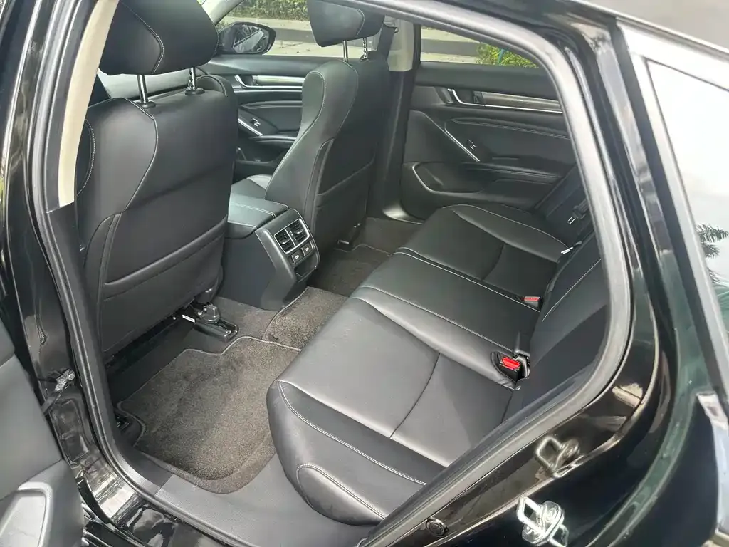 Honda Accord — фото 2