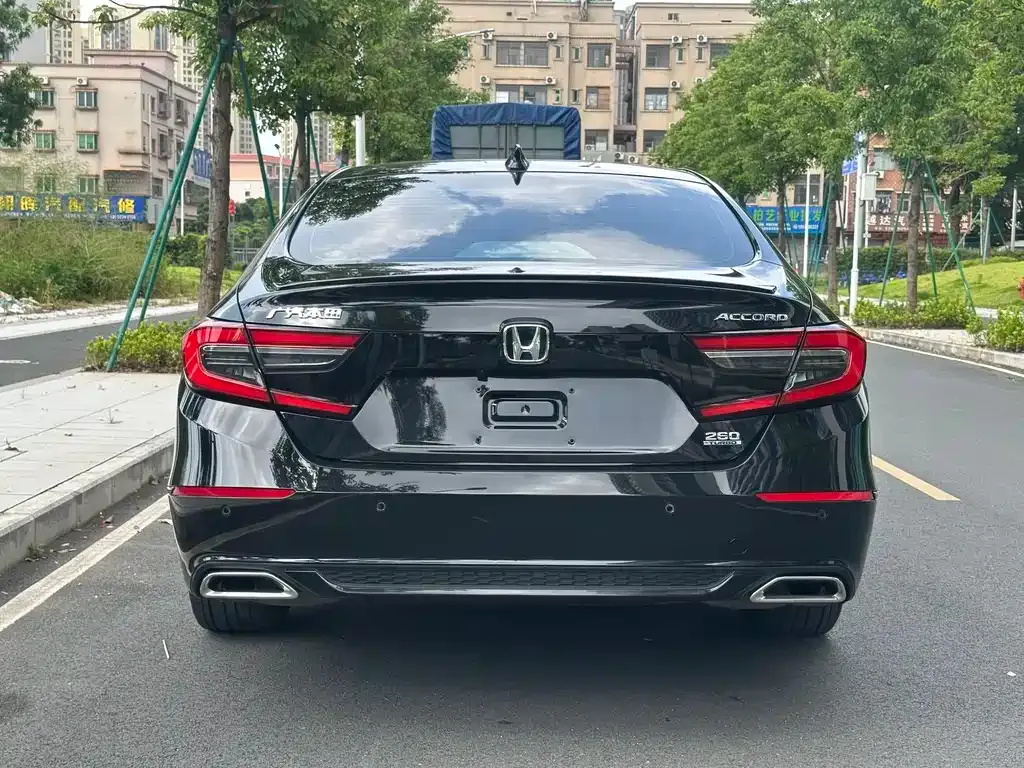 Honda Accord — фото 9
