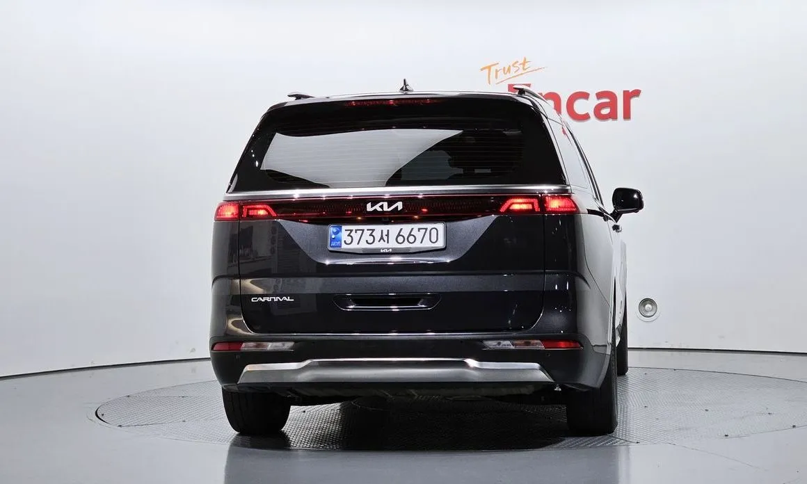 Kia Carnival — фото 10