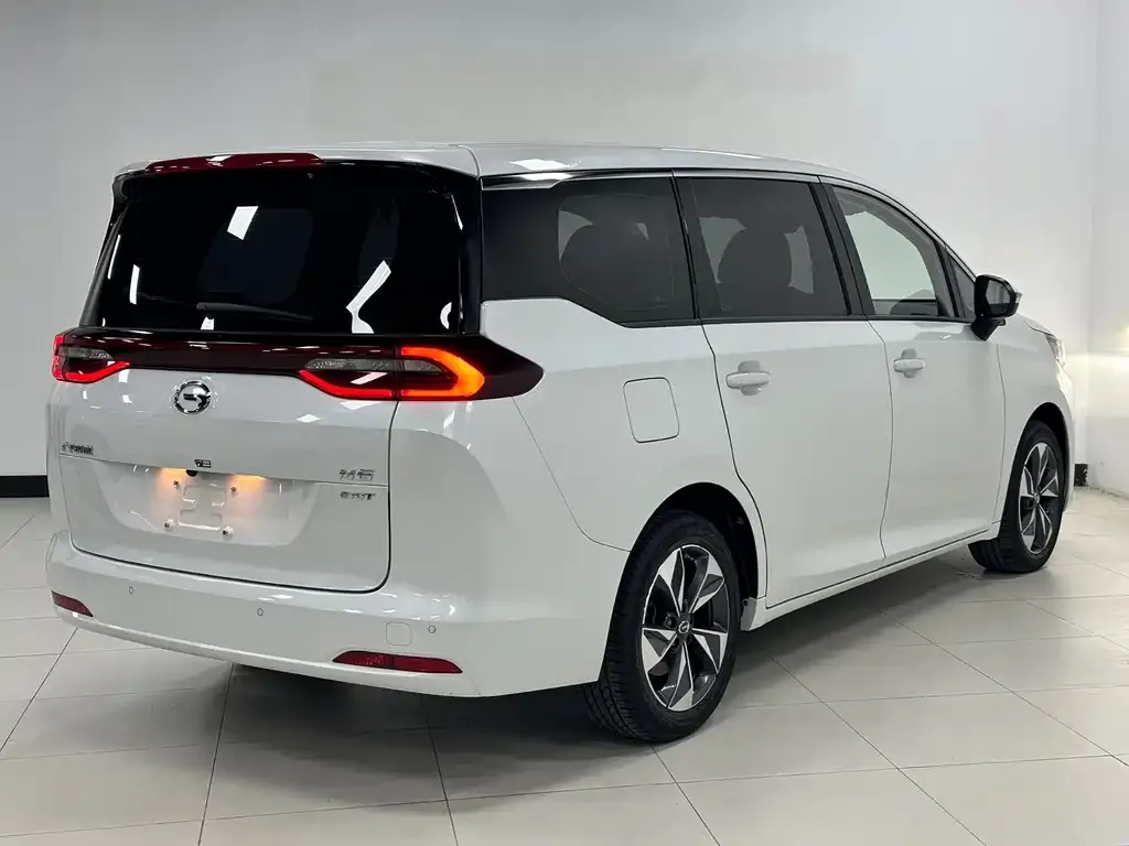 GAC Motor Trumpchi M6 — фото 10