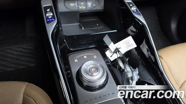 Kia Sorento — фото 10