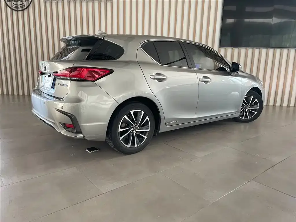 Lexus CT — фото 8