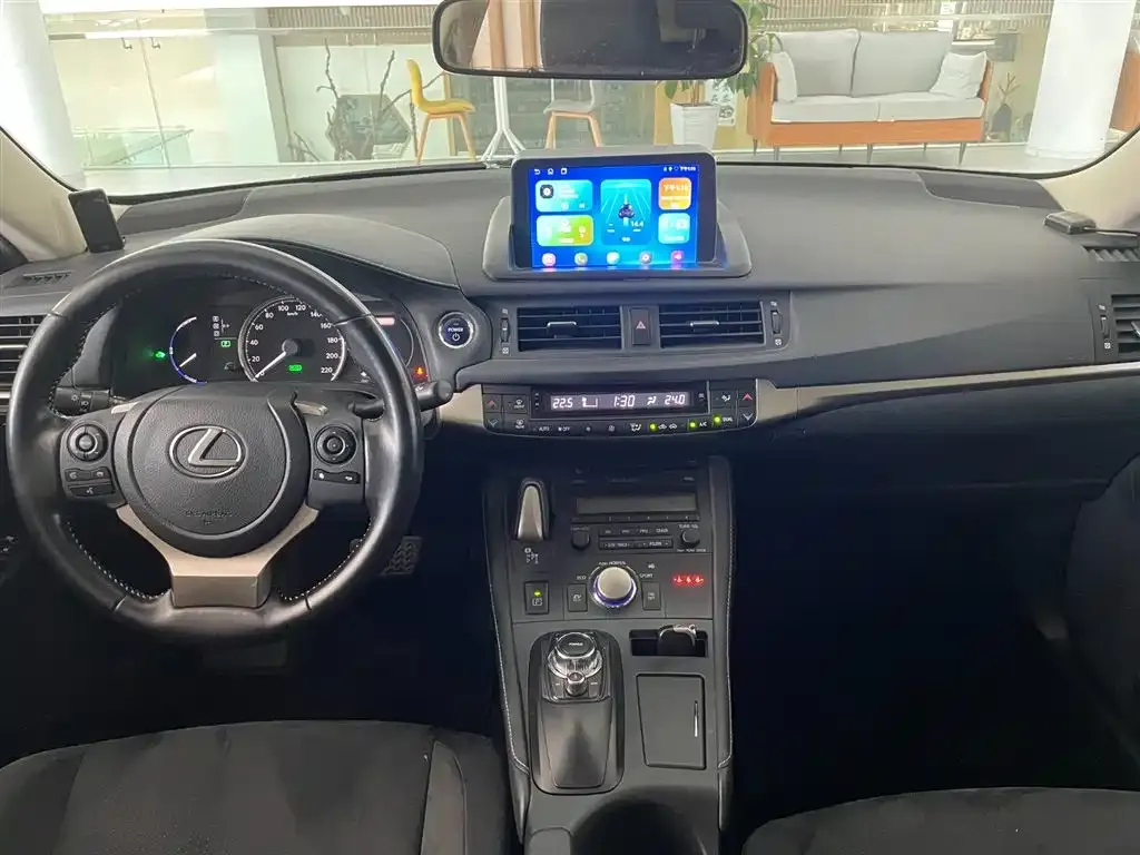 Lexus CT — фото 9