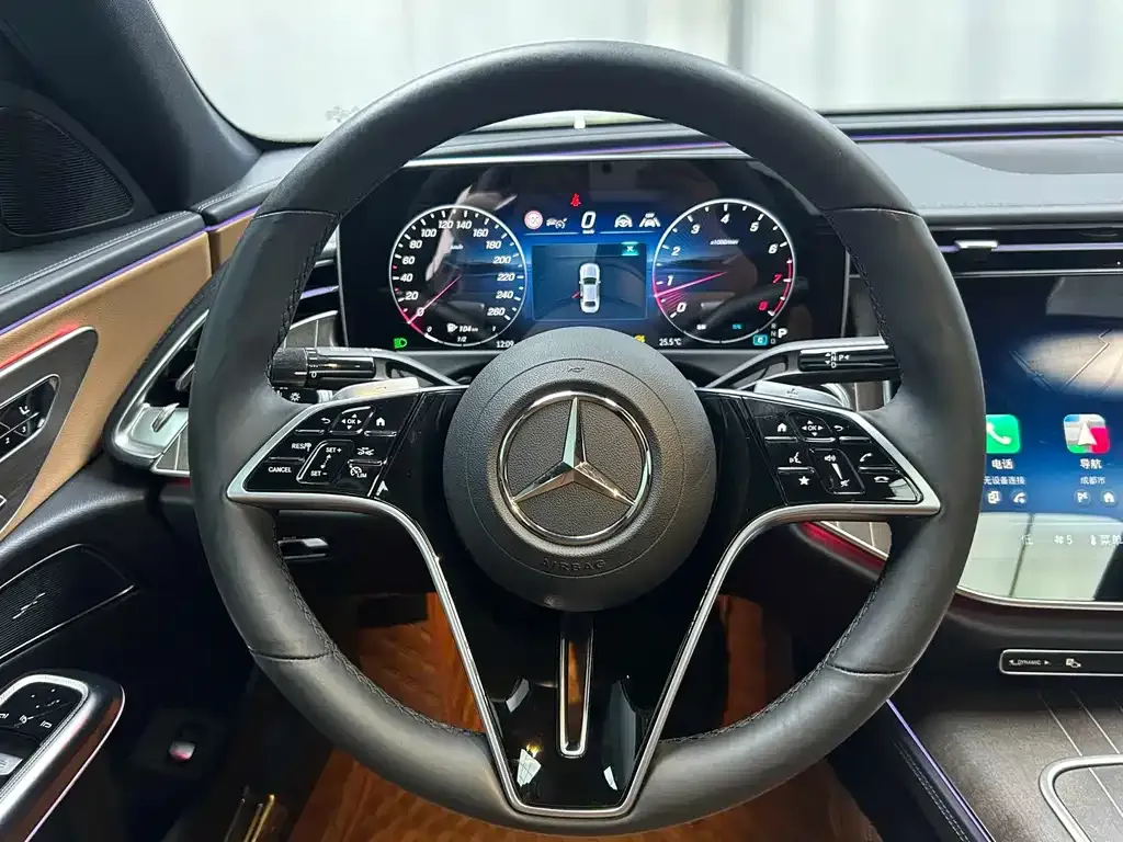 Mercedes-Benz E-Class — фото 2