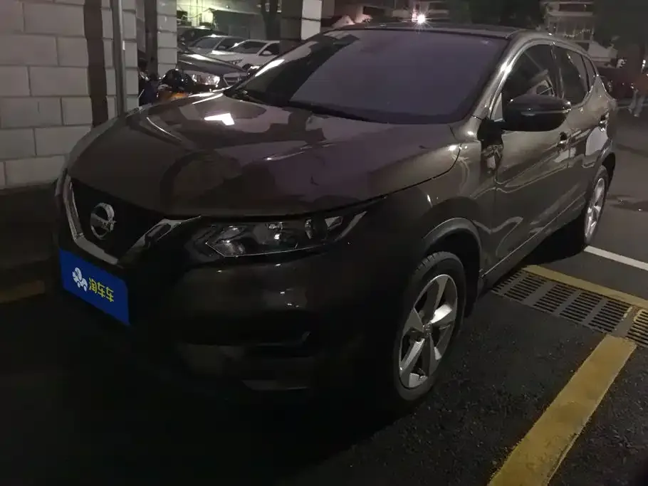Nissan Qashqai — фото 1