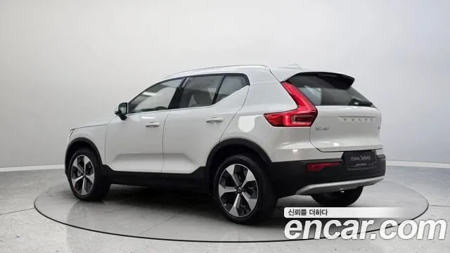 Volvo XC40 — фото 5