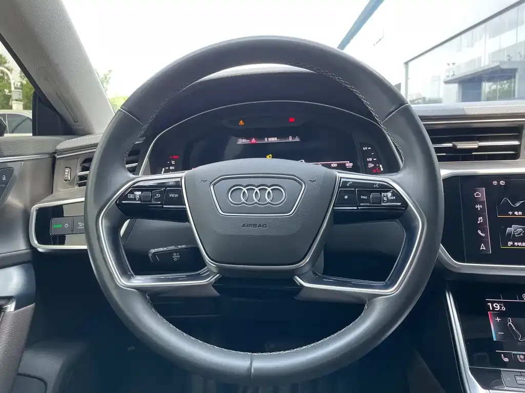 Audi A7L — фото 10