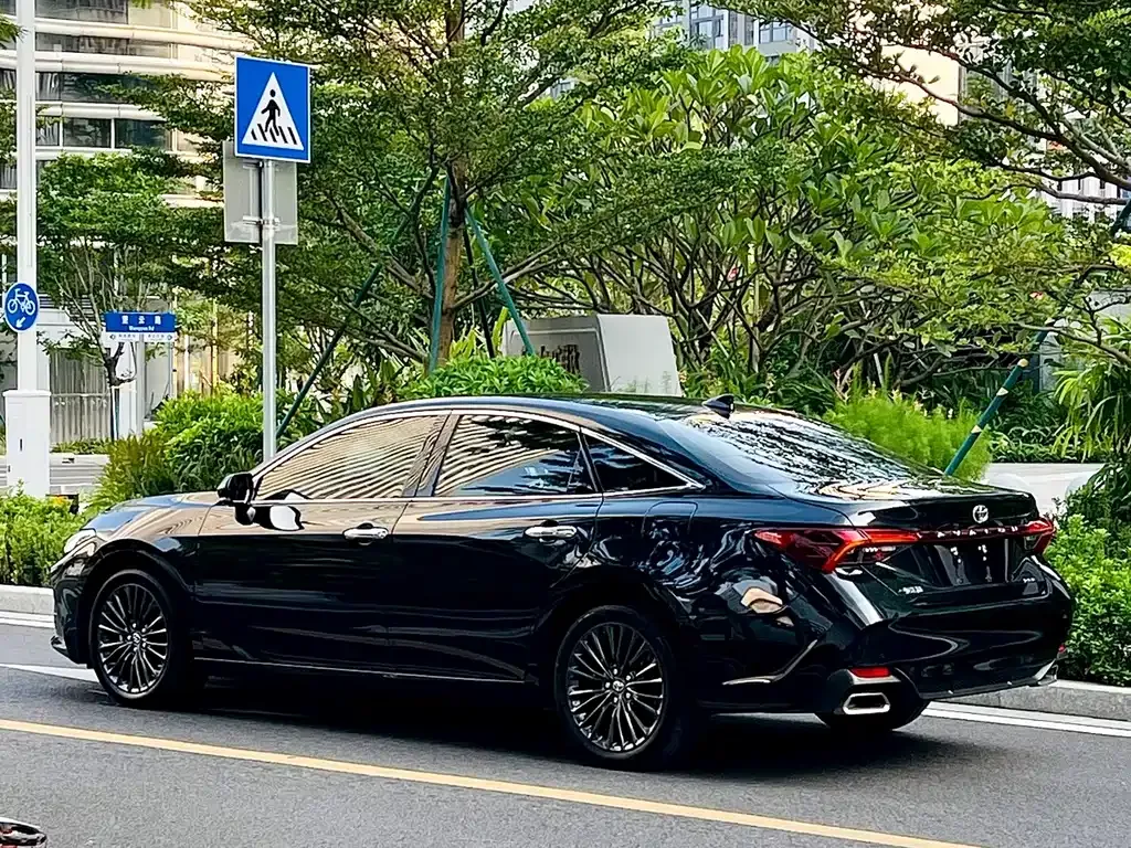 Toyota Avalon — фото 9