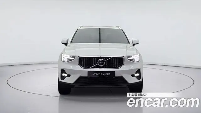 Volvo XC40 — фото 3