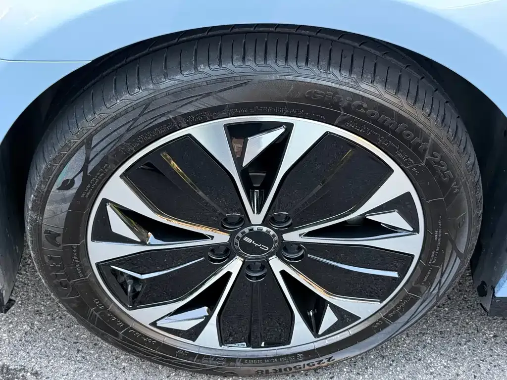 BYD Seal — фото 6