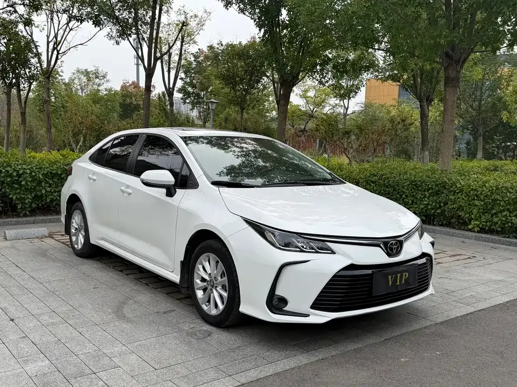 Toyota Corolla — фото 9
