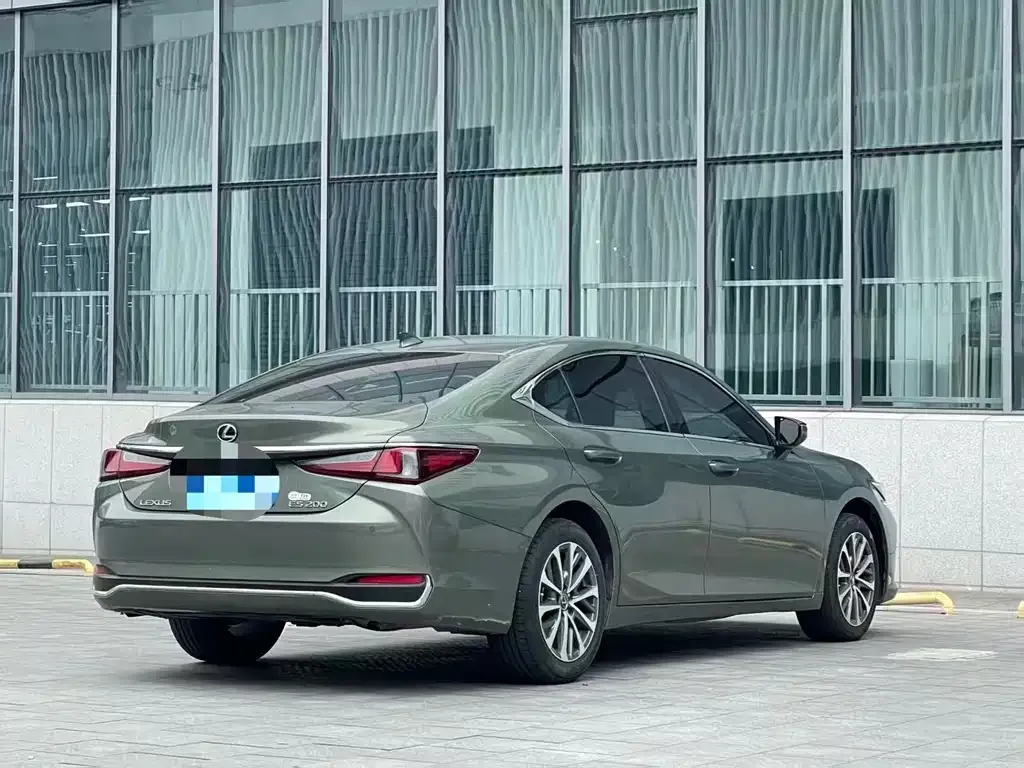 Lexus ES — фото 7