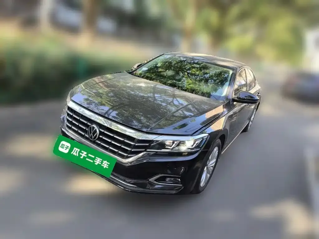 Volkswagen Passat — фото 1
