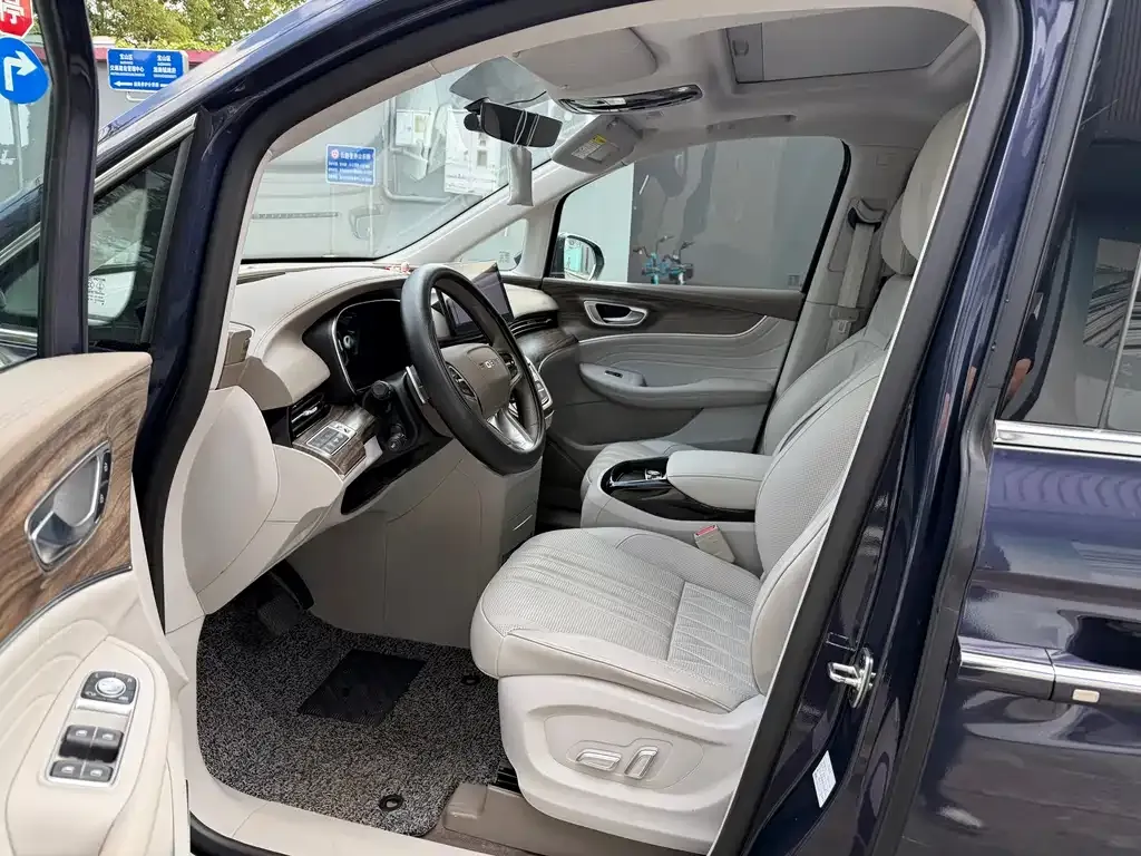 Roewe iMAX8 — фото 3