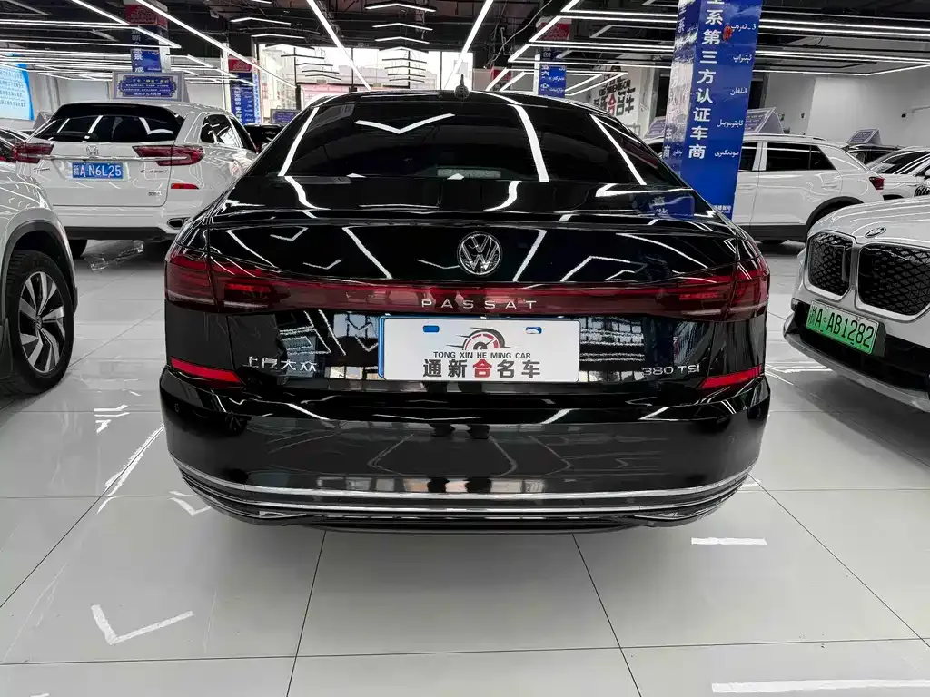 Volkswagen Passat — фото 4
