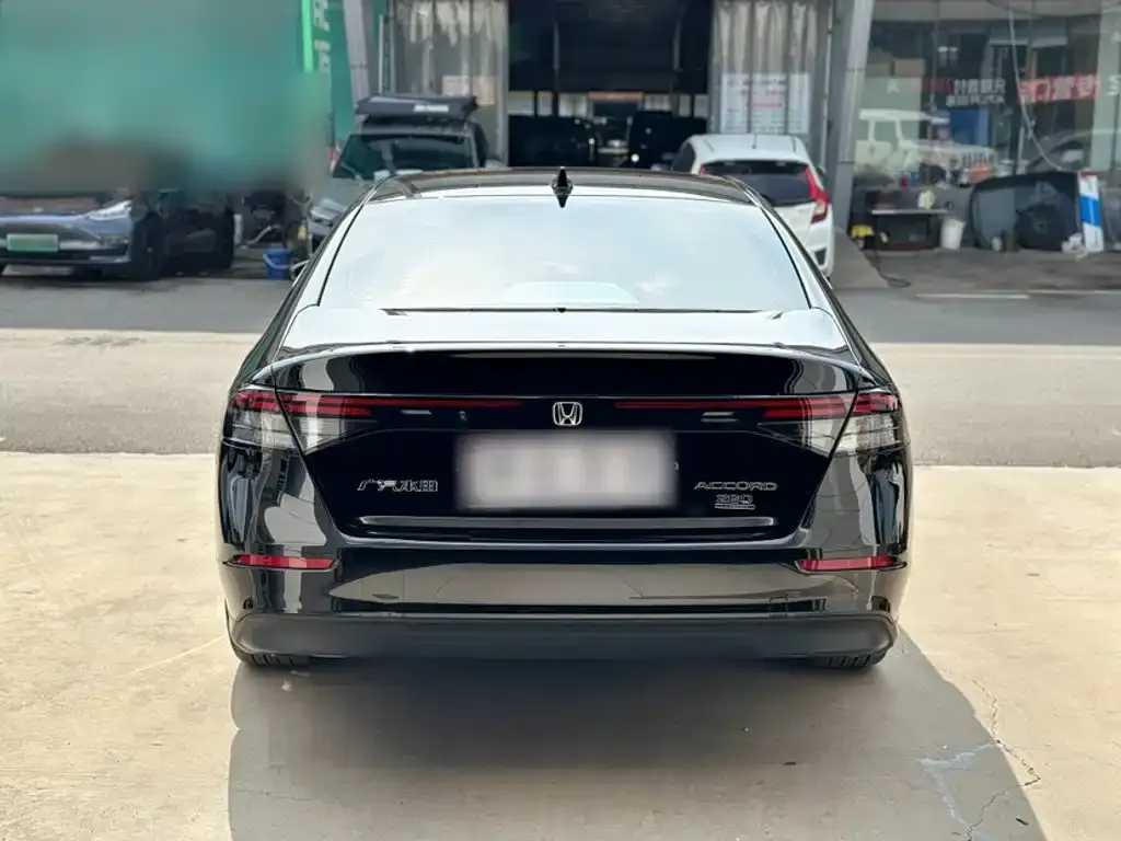 Honda Accord — фото 10
