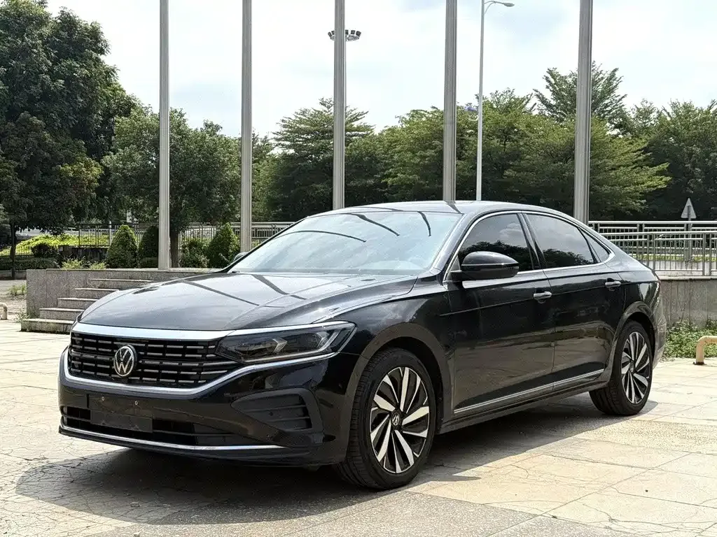 Volkswagen Passat — фото 1