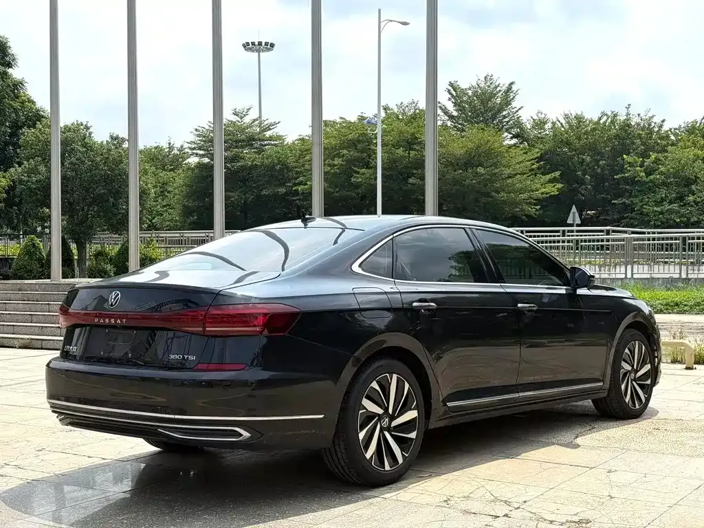 Volkswagen Passat — фото 9