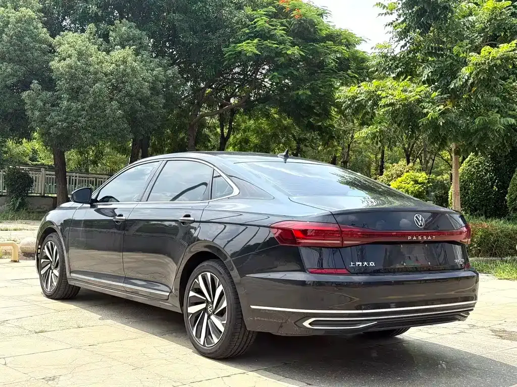 Volkswagen Passat — фото 8
