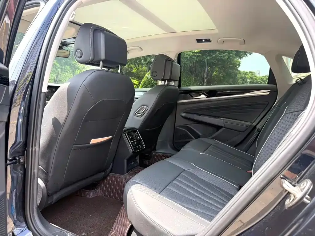 Volkswagen Passat — фото 4