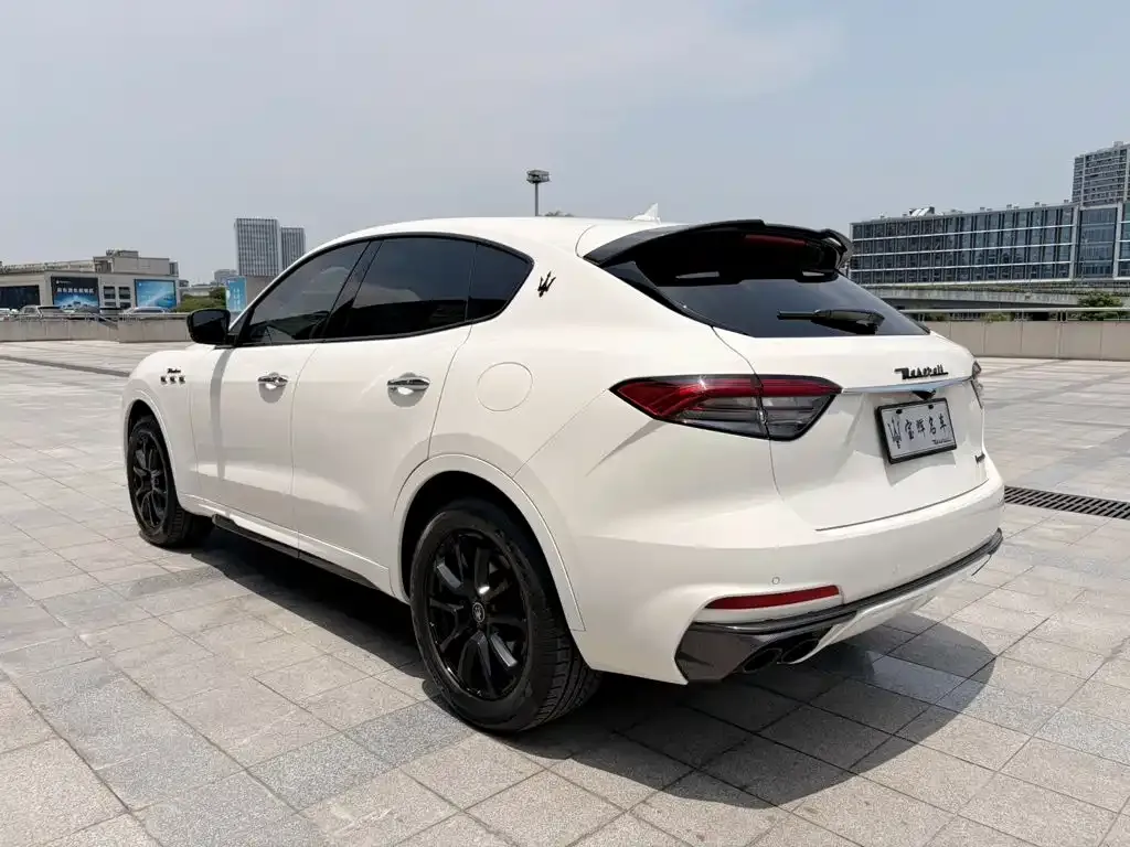 Maserati Levante — фото 3