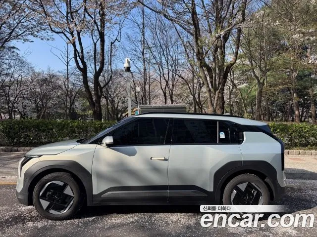 Kia EV3 — фото 8
