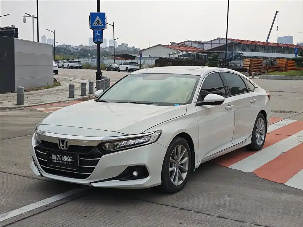 Honda Accord — фото 1