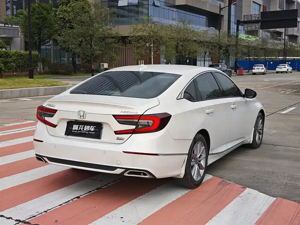 Honda Accord — фото 6