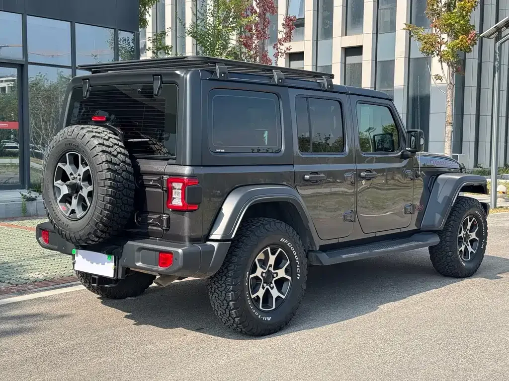 Jeep Wrangler — фото 7