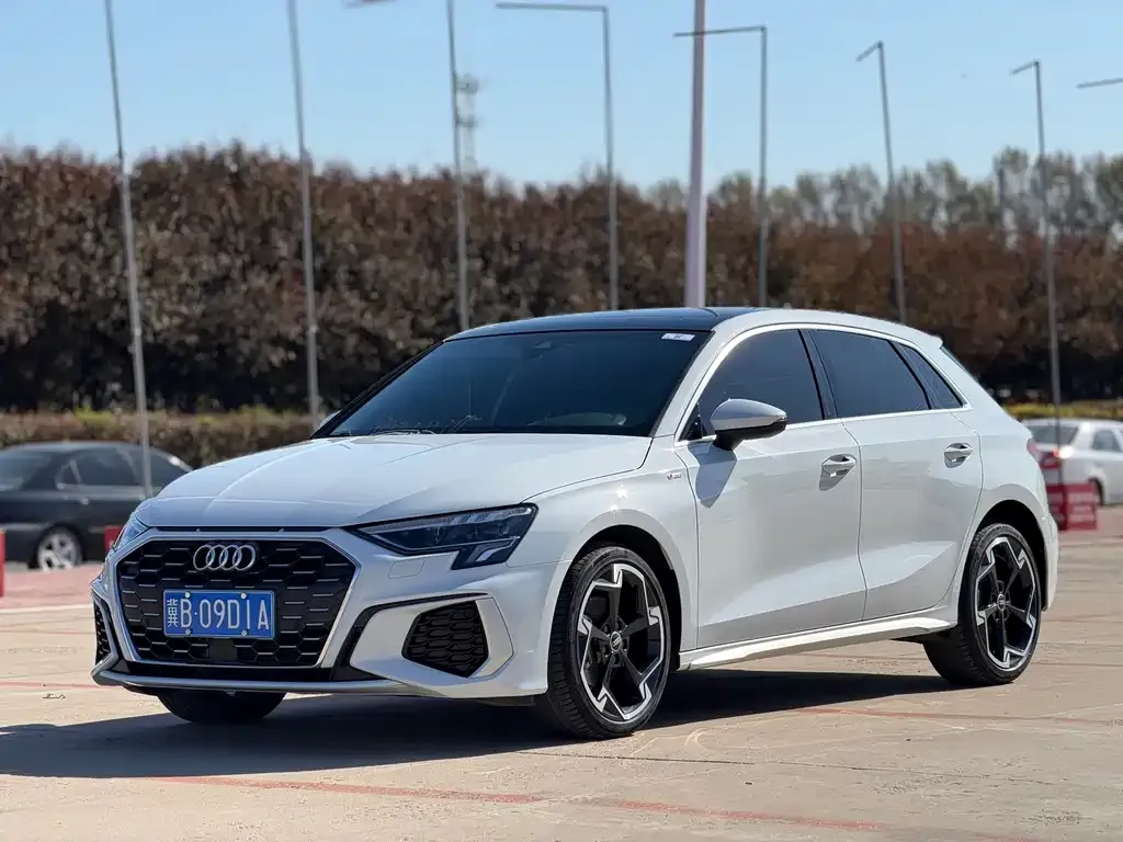 Audi A3 — фото 1