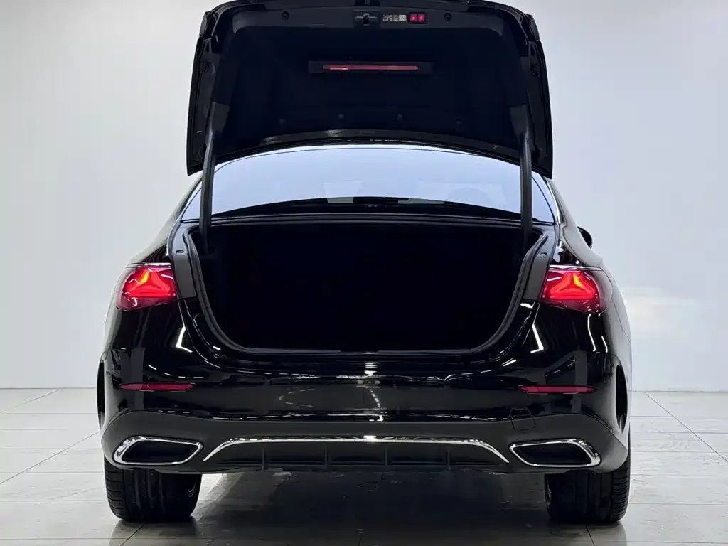 Mercedes-Benz E-Class — фото 8