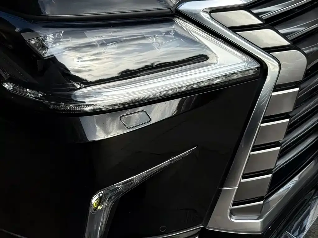 Lexus LX — фото 3