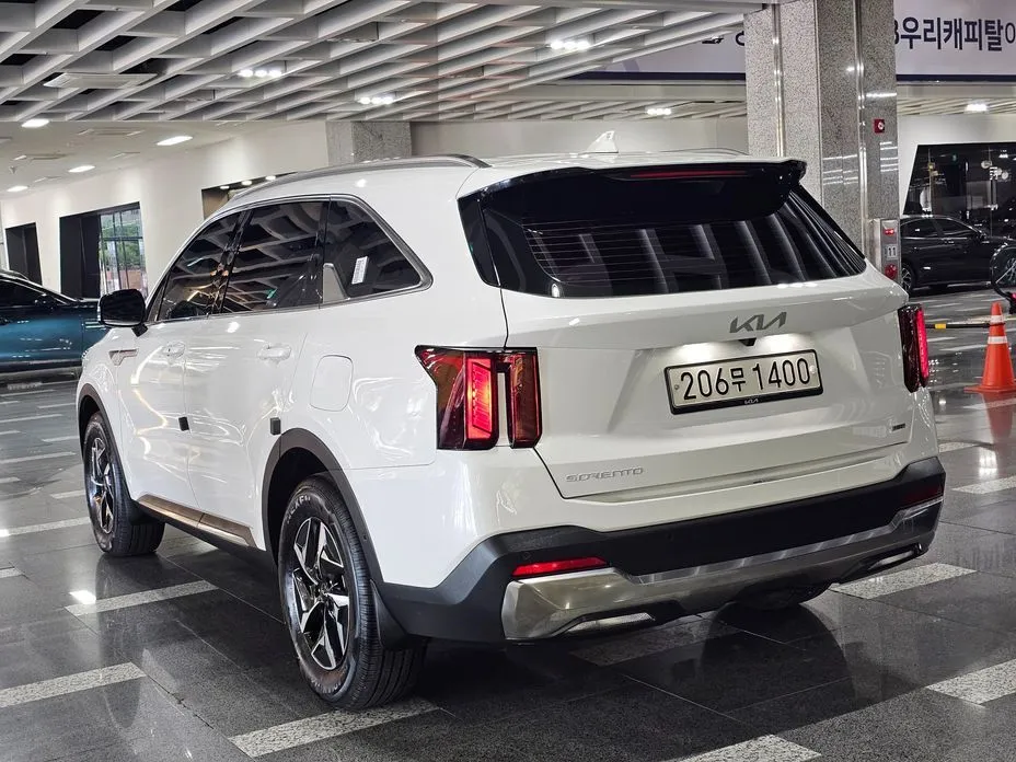 Kia Sorento — фото 5