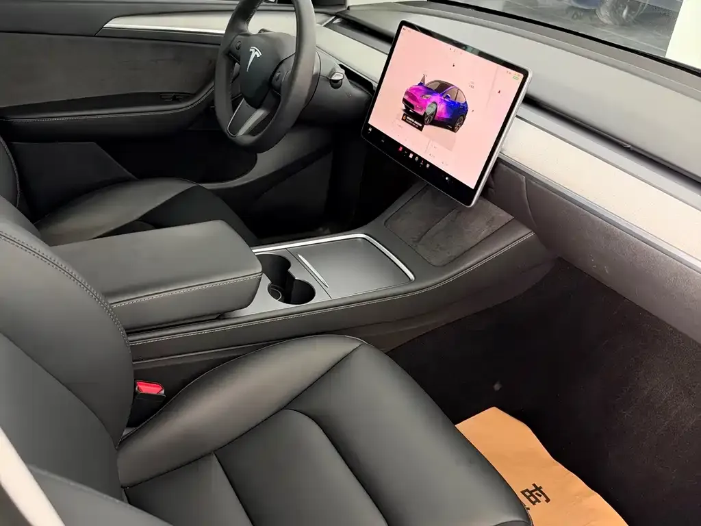 Tesla Model Y — фото 4