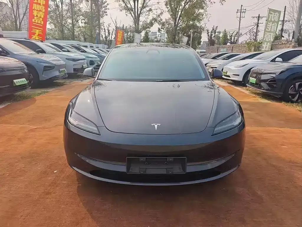 Tesla Model 3 — фото 7