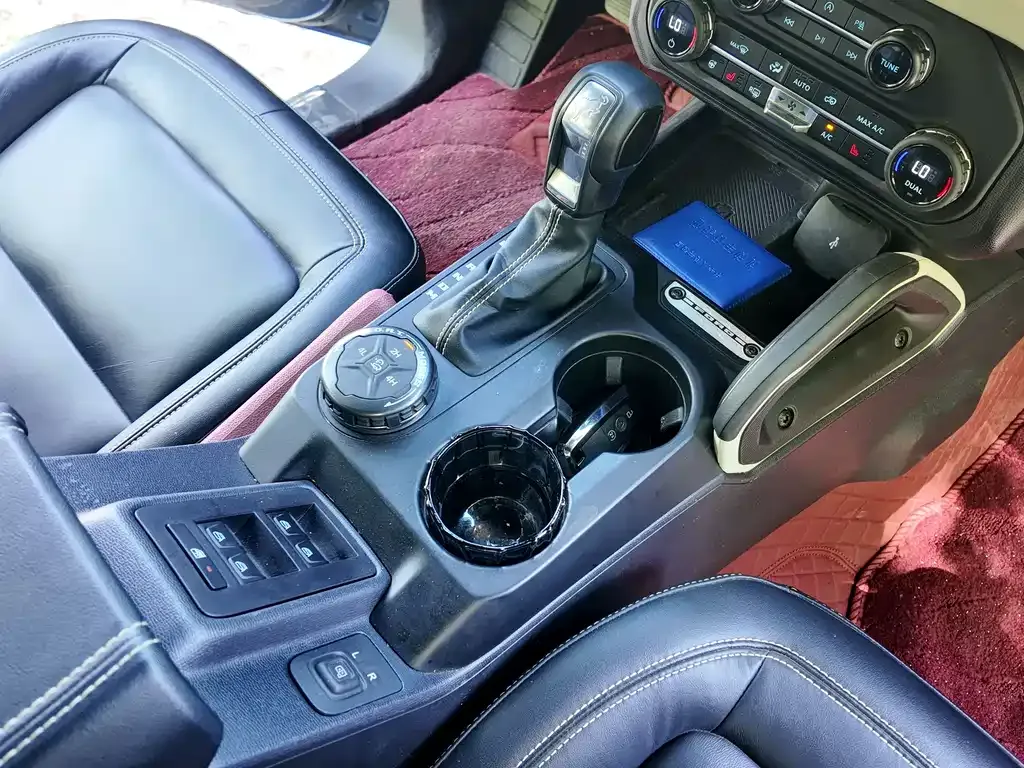 Ford Bronco — фото 9