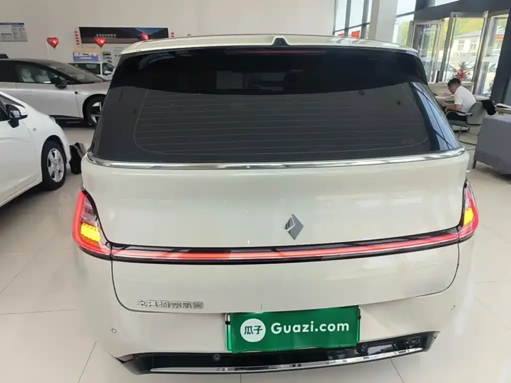 Baojun Yunduo — фото 4
