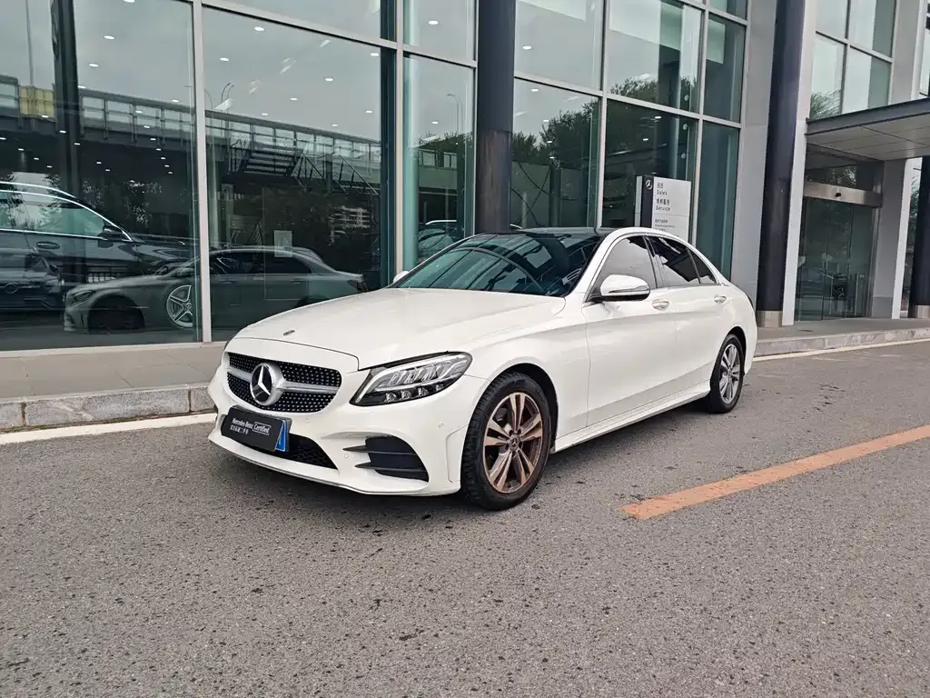 Mercedes-Benz C-Class — фото 1