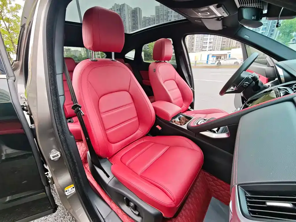 Jaguar E-PACE — фото 2