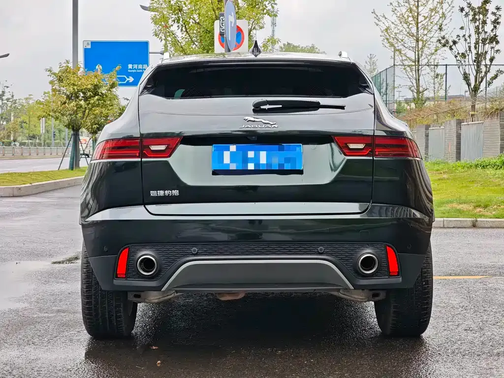 Jaguar E-PACE — фото 6