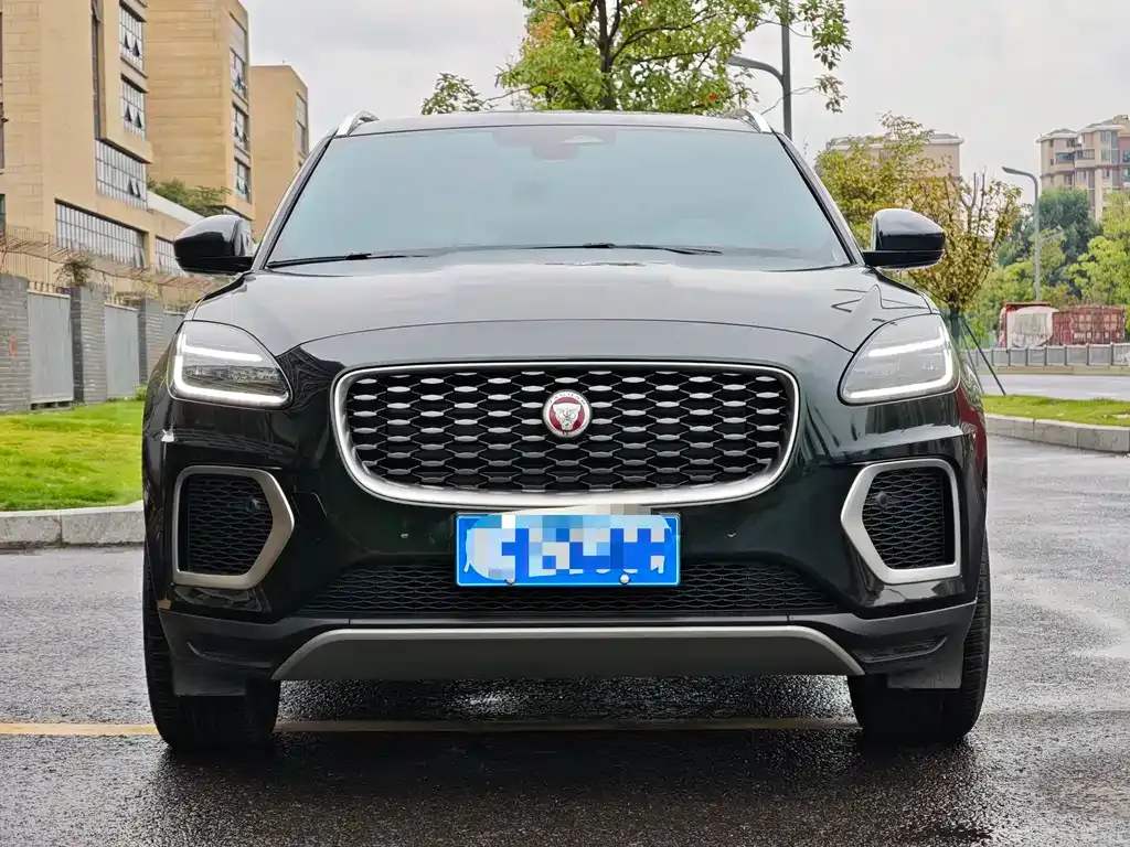 Jaguar E-PACE — фото 4