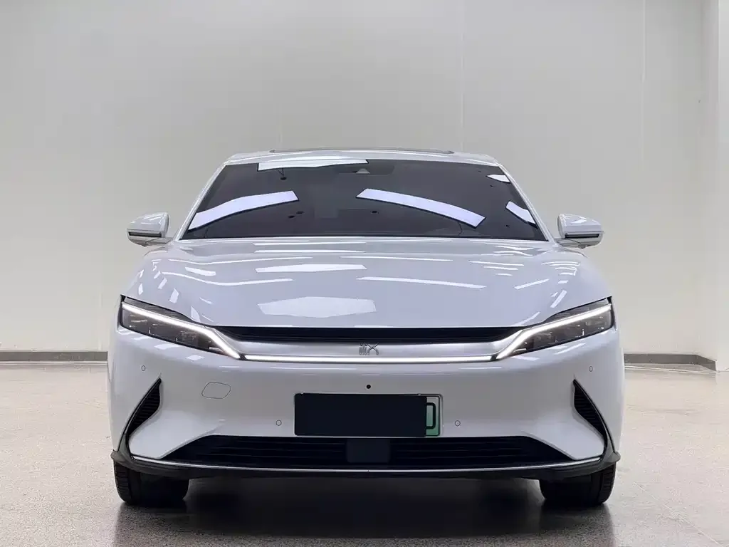BYD Han — фото 10