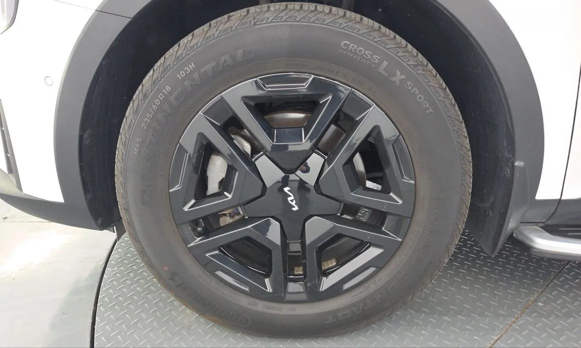 Kia Sorento — фото 7
