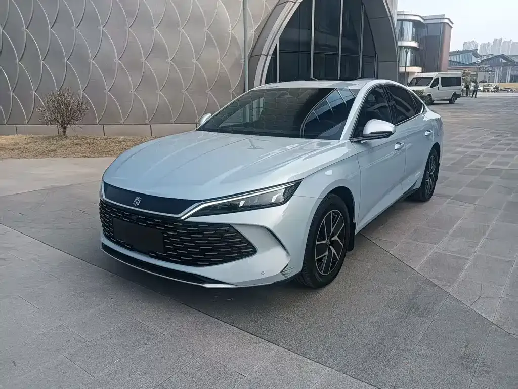 BYD Qin L — фото 1